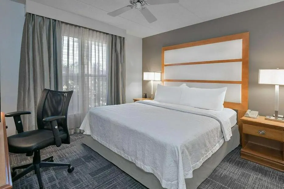Mainstay Suites Phoenix North 3*,