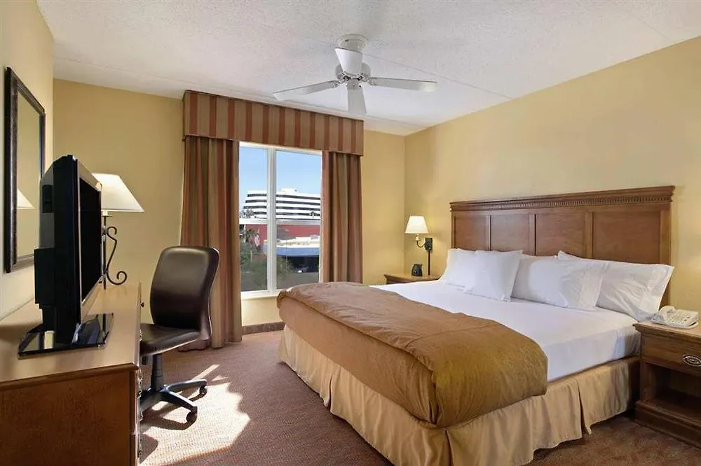 Mainstay Suites Phoenix North 3*,